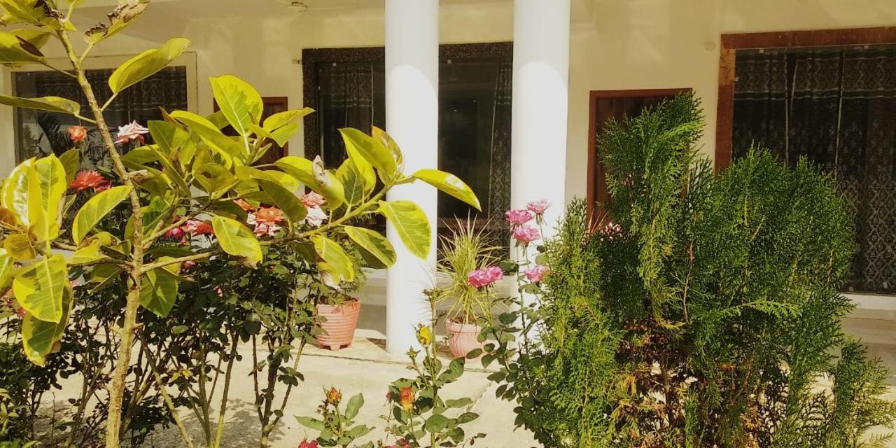Radha Rani Mahal Khajuraho Hotel Bagian luar foto
