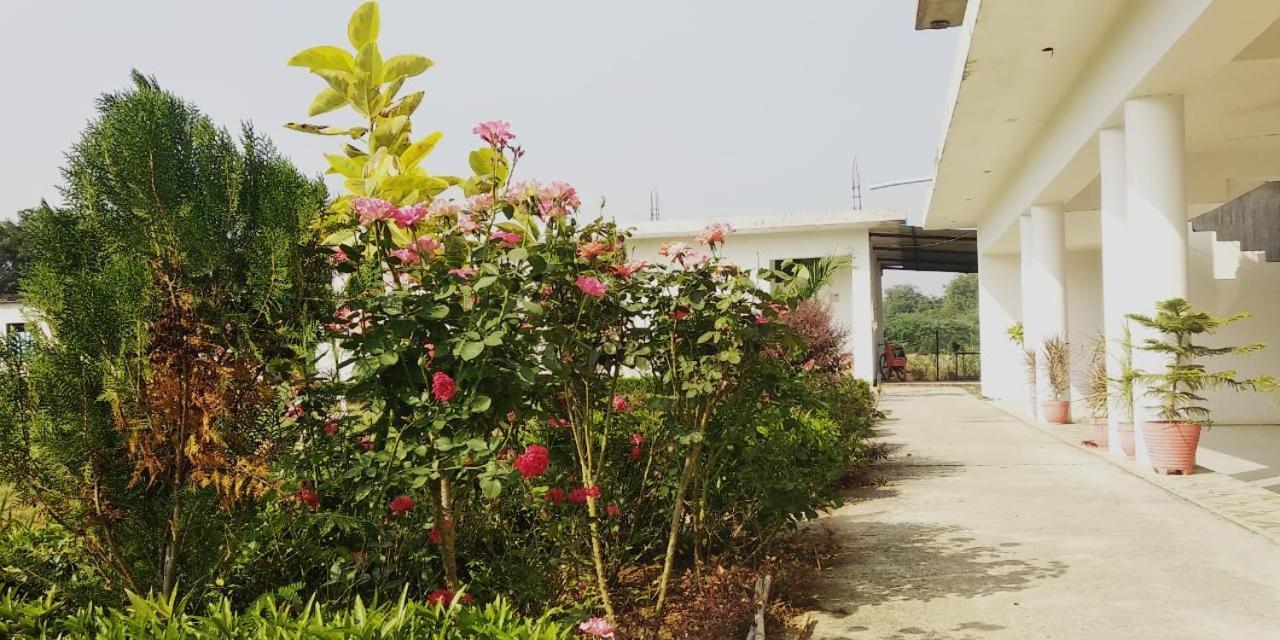 Radha Rani Mahal Khajuraho Hotel Bagian luar foto