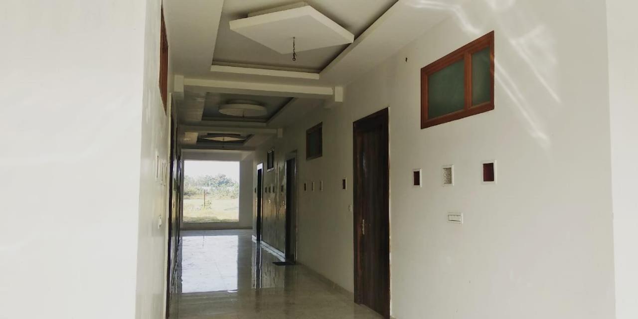 Radha Rani Mahal Khajuraho Hotel Bagian luar foto