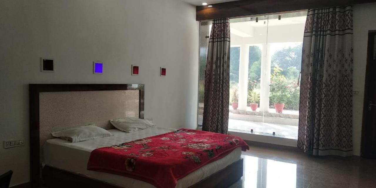 Radha Rani Mahal Khajuraho Hotel Bagian luar foto