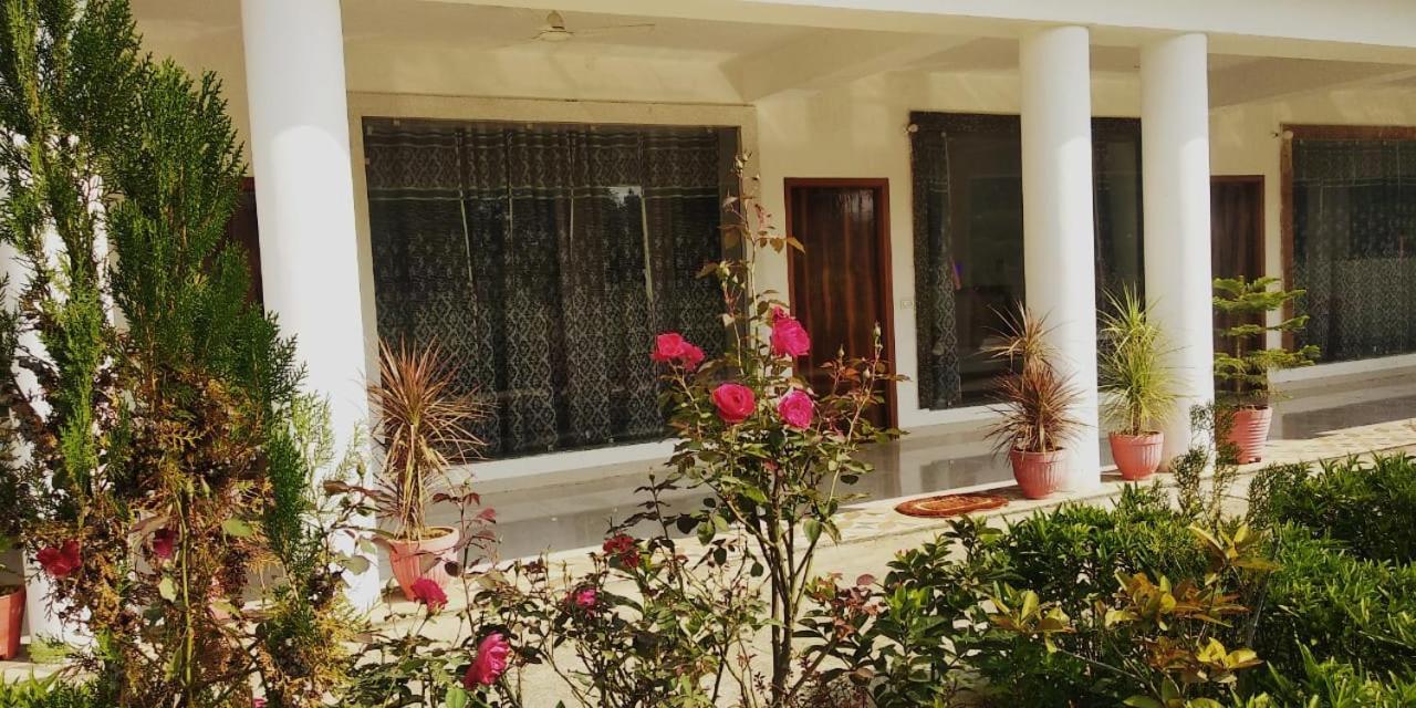 Radha Rani Mahal Khajuraho Hotel Bagian luar foto