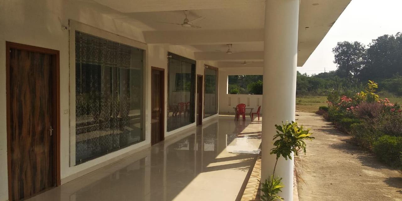 Radha Rani Mahal Khajuraho Hotel Bagian luar foto