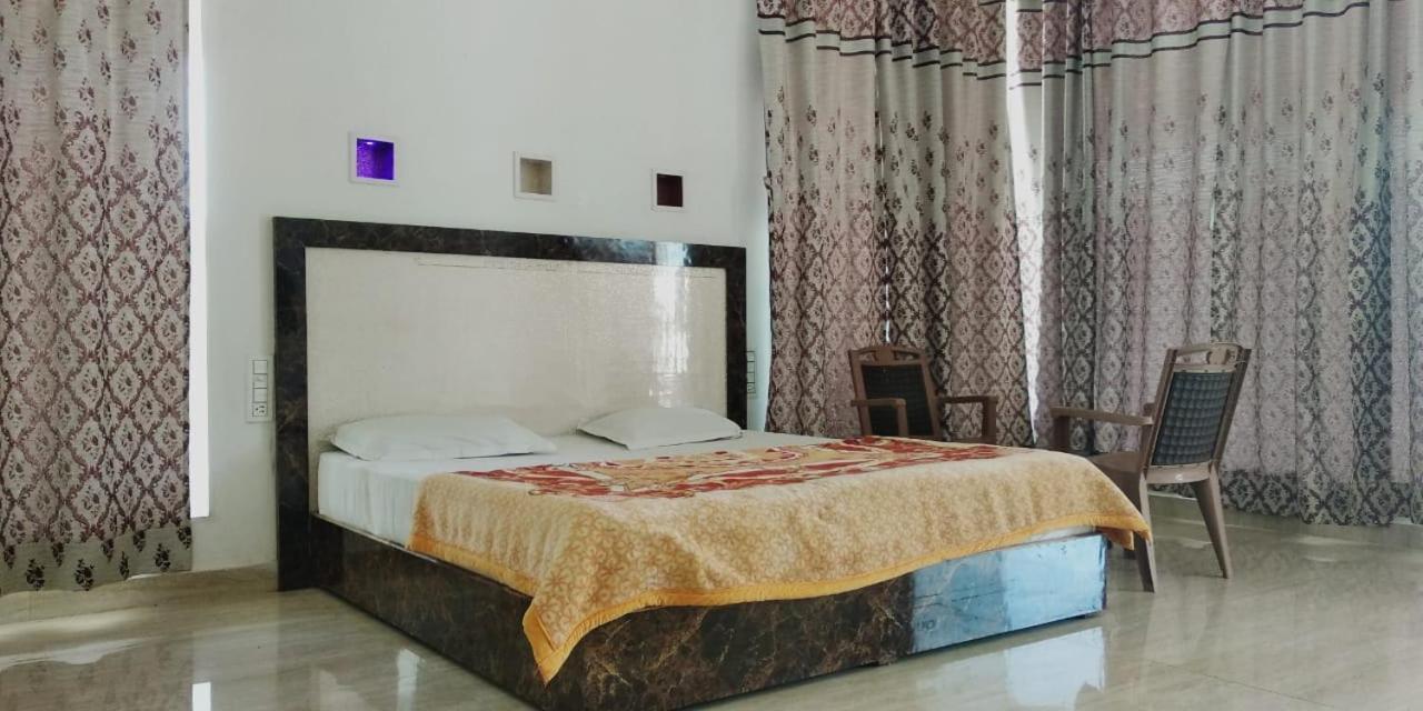 Radha Rani Mahal Khajuraho Hotel Bagian luar foto