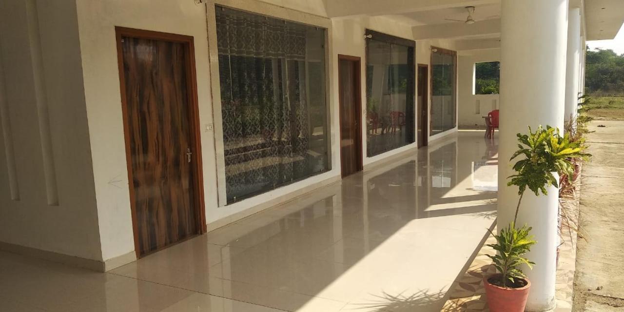 Radha Rani Mahal Khajuraho Hotel Bagian luar foto