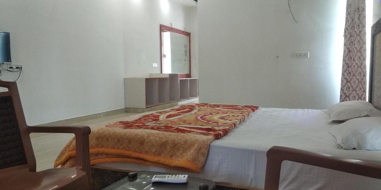 Radha Rani Mahal Khajuraho Hotel Bagian luar foto