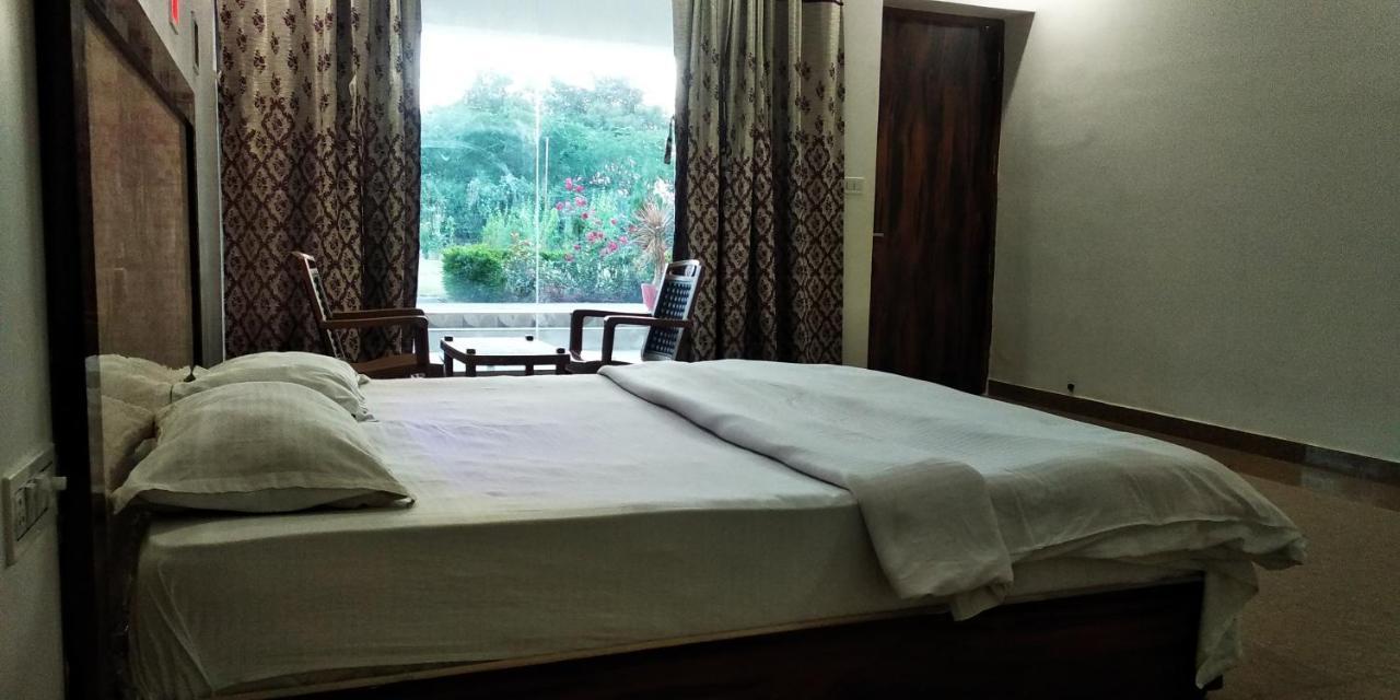 Radha Rani Mahal Khajuraho Hotel Bagian luar foto