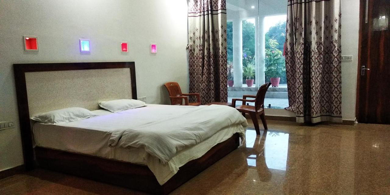 Radha Rani Mahal Khajuraho Hotel Bagian luar foto